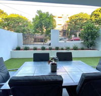 Ascot Apartments - Sunshine Coast Guide