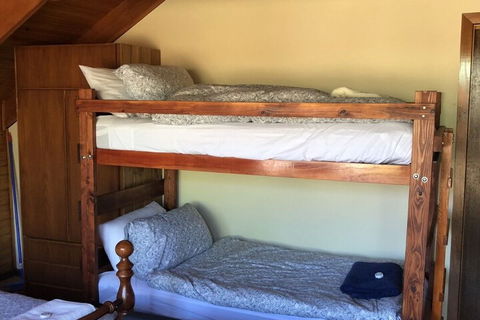 Alpine Stag Lodge Unit 2 - Sunshine Coast Guide 5