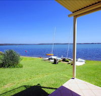 Blue Water at Mannering Park - Sunshine Coast Guide