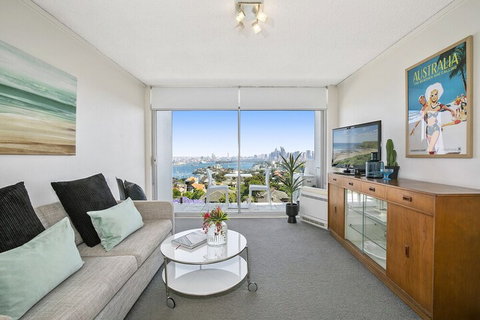 The Apartment Service HARST - Sunshine Coast Guide 2