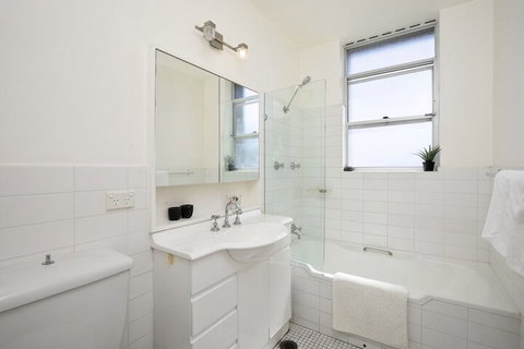 The Apartment Service HARST - Sunshine Coast Guide 4