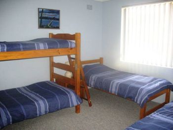 Pacific Court 8 - Sunshine Coast Guide 6