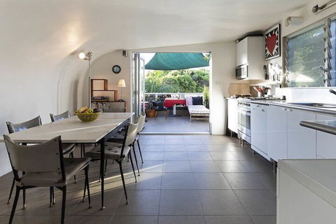 Bondi Retro Designer - Sunshine Coast Guide 6
