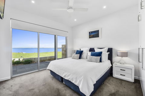 Aloha Waterfront Properties - Sunshine Coast Guide 5