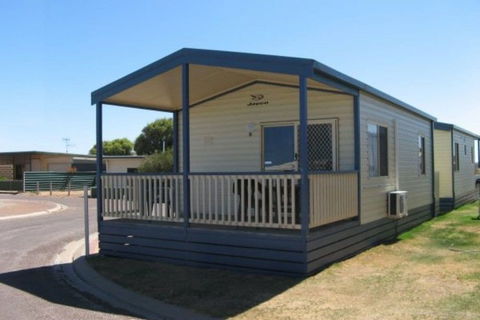 ARNO BAY CARAVAN PARK - Sunshine Coast Guide 4