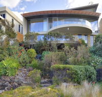 Whale View - Sunshine Coast Guide