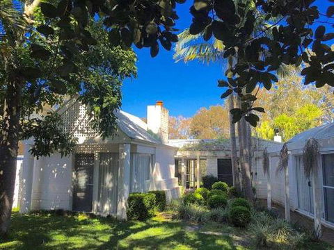 Wisteria Cottage On The Lagoon / Beach - Sunshine Coast Guide 6