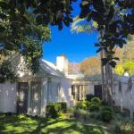 Wisteria Cottage On The Lagoon / Beach - Sunshine Coast Guide 1