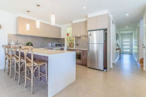29 Birch Crescent Cowes - Sunshine Coast Guide 0