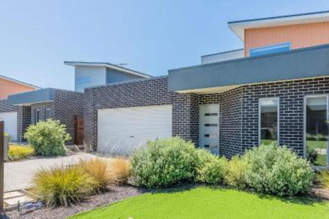 29 Birch Crescent Cowes - Sunshine Coast Guide 2