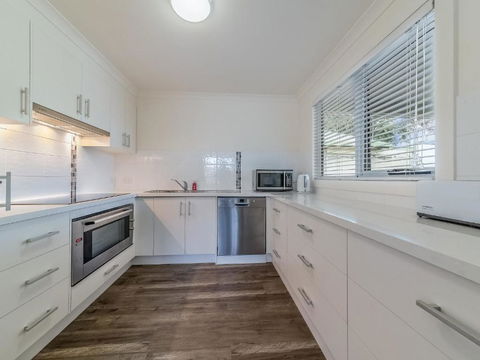 5B Genesta St. Cowes - Sunshine Coast Guide 4