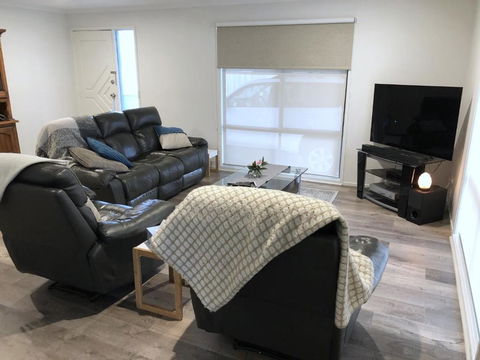 4 Lansell Road Cowes - Sunshine Coast Guide 5