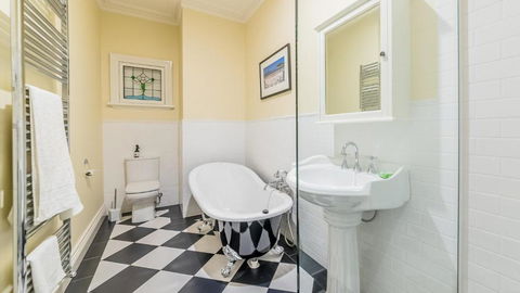 3 Genesta St. Cowes Federation Home - Sunshine Coast Guide 4