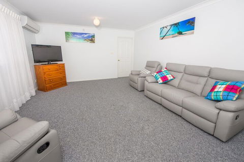 Ajax Avenue 2 / 35 Nelson Bay - Sunshine Coast Guide 6