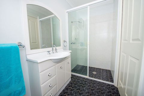 Ajax Avenue 2 / 35 Nelson Bay - Sunshine Coast Guide 3