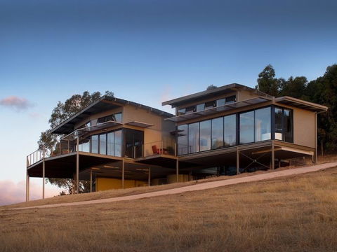 The McLaren Eye Holiday House - Sunshine Coast Guide 2