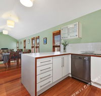 Family Friendly Weatherboard Cottage - Sunshine Coast Guide