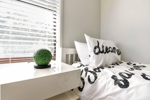 The Noraville House Large Family Home - Sunshine Coast Guide 6