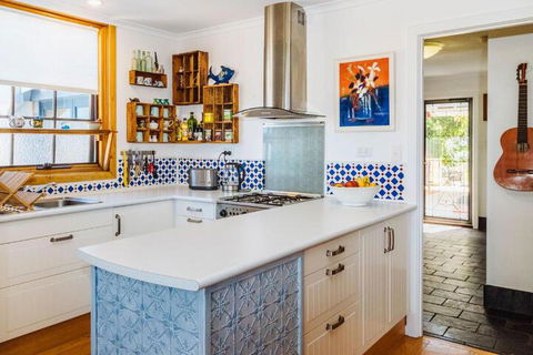 The Blue Beach House - Sunshine Coast Guide 6