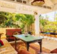 The Blue Beach House - Sunshine Coast Guide