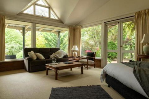In The Valley - Sunshine Coast Guide 2