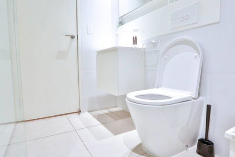 South Yarra Claremont Apartment - Sunshine Coast Guide 7
