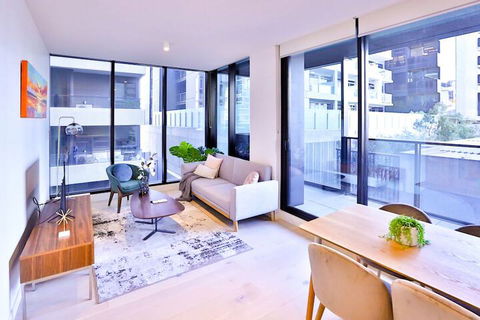 South Yarra Claremont Apartment - Sunshine Coast Guide 3