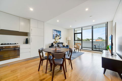 Modern Apartment Next To Largest Shopping Centre - Sunshine Coast Guide 4