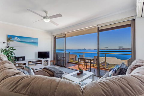 Triview Unit 11 / 1 3 Mitchell Street - Sunshine Coast Guide 3
