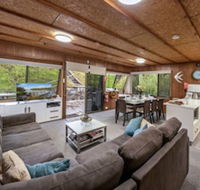 Boats And Bedzzz Houseboat Stays  Renmark River Villas - Sunshine Coast Guide