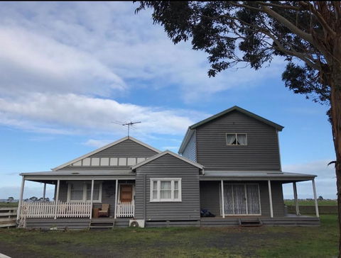 Farm Stay On Horse Property - Sunshine Coast Guide 6
