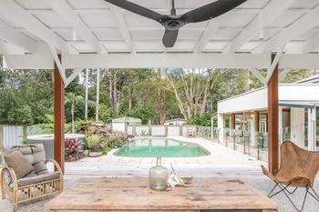 Augustine - Sunshine Coast Guide 0