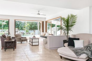 Augustine - Sunshine Coast Guide 4