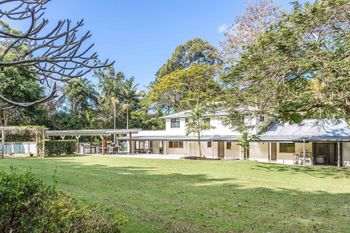 Augustine - Sunshine Coast Guide 1