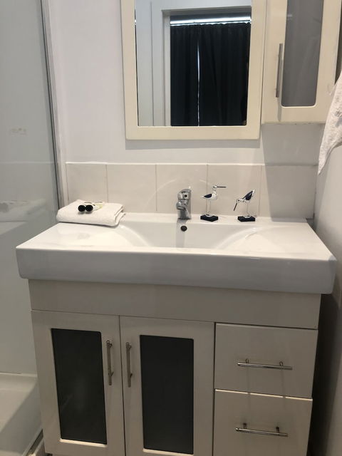 Beach Holiday Apartments Motel - Sunshine Coast Guide 1