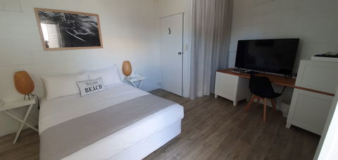 Beach Holiday Apartments Motel - Sunshine Coast Guide 3