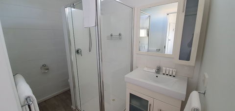 Beach Holiday Apartments Motel - Sunshine Coast Guide 2