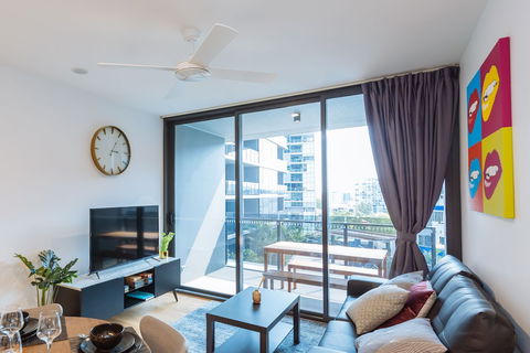 Airtrip Apartments On Cordelia - Sunshine Coast Guide 2