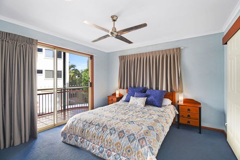 Vaai Moana - 5/10 Oriole Avenue - Sunshine Coast Guide 2