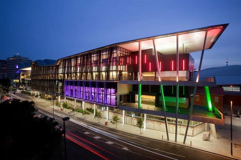 SKY Heart Of BNE City 2bed APT Pool& Gym Qbn222-18 - Sunshine Coast Guide 1