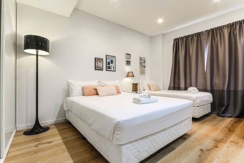 A13-darling Harbour Studio - Sunshine Coast Guide 1