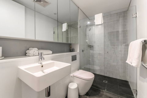 A13-darling Harbour Studio - Sunshine Coast Guide 4