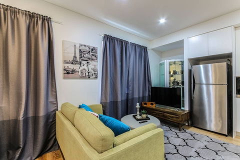A13-darling Harbour Studio - Sunshine Coast Guide 5