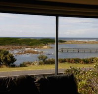 Swan Cottage - Sunshine Coast Guide