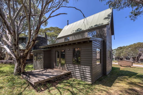 Aaragon - Sunshine Coast Guide 2