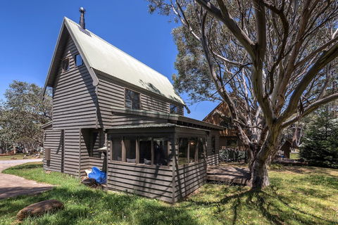 Aaragon - Sunshine Coast Guide 0