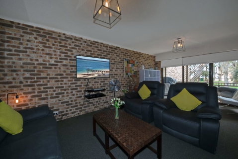 Bay Parklands Unit 27 / 2 Gowrie Avenue - Sunshine Coast Guide 4