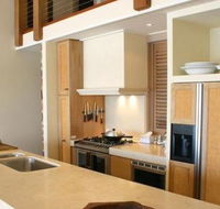 78 Noosa Parade - Sunshine Coast Guide