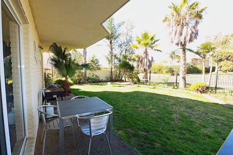 Beachcomber Pet Friendly - Sunshine Coast Guide 1