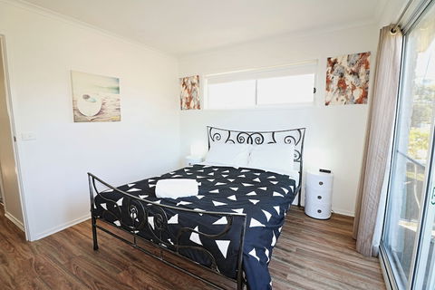 Beachcomber Pet Friendly - Sunshine Coast Guide 2
